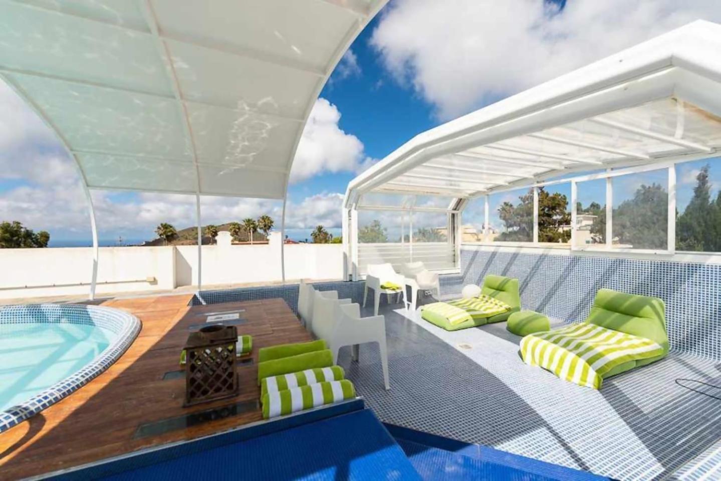 Amplia Villa de lujo con piscina climatizada Las Palmas de Gran Canaria Exterior foto