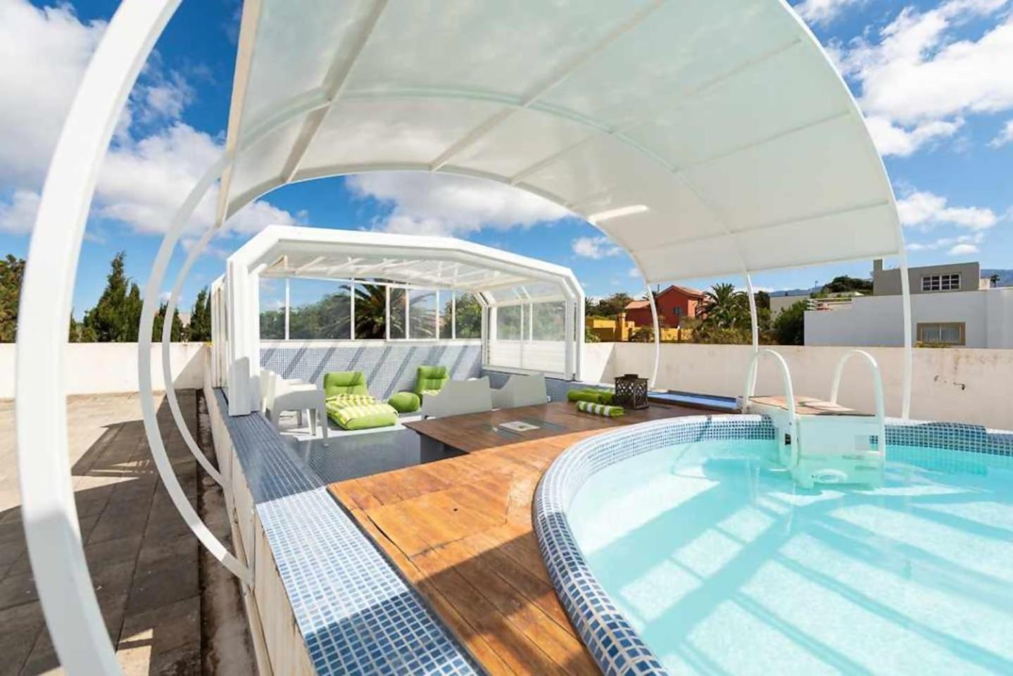 Amplia Villa de lujo con piscina climatizada Las Palmas de Gran Canaria Exterior foto
